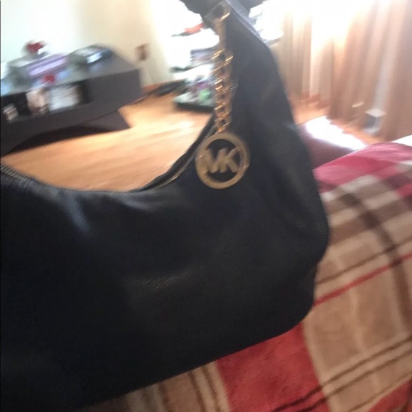 Leather Michael kors handbag- LIKE NEW CONDITION. - Picture 3 of 3